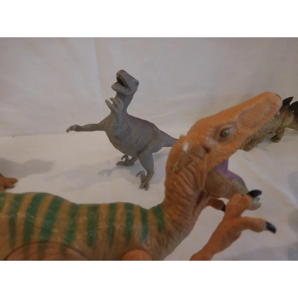 Jurassic World Dinosaur lot of 3 10